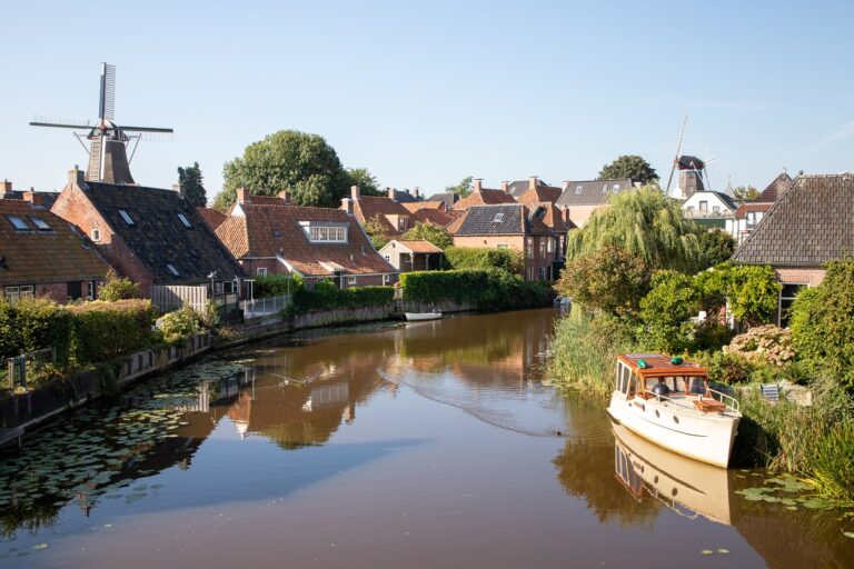 Kanoën rond ‘mooiste dorp’ Winsum