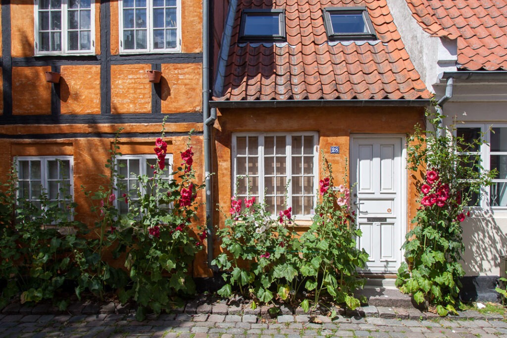 Kleurrijke huisjes in Møllestien, Aarhus